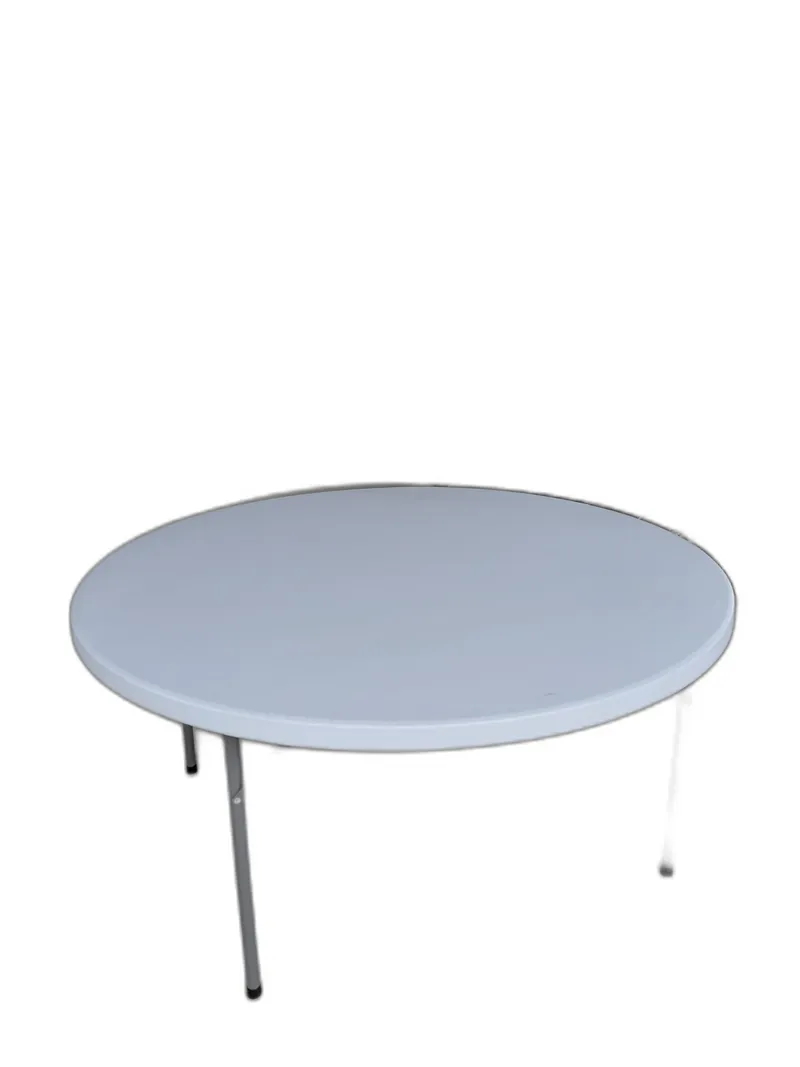 Borde og stole klar til festopstilling